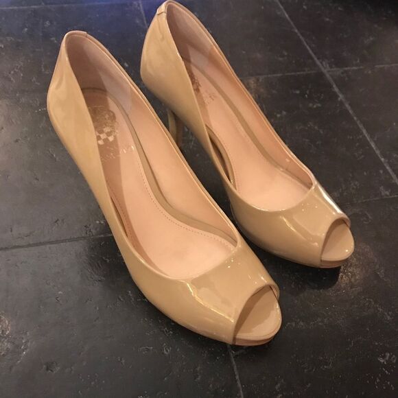 Vince Camuto Kiley Patent Leather Peep-Toe Heels 7 - Picture 2 of 9